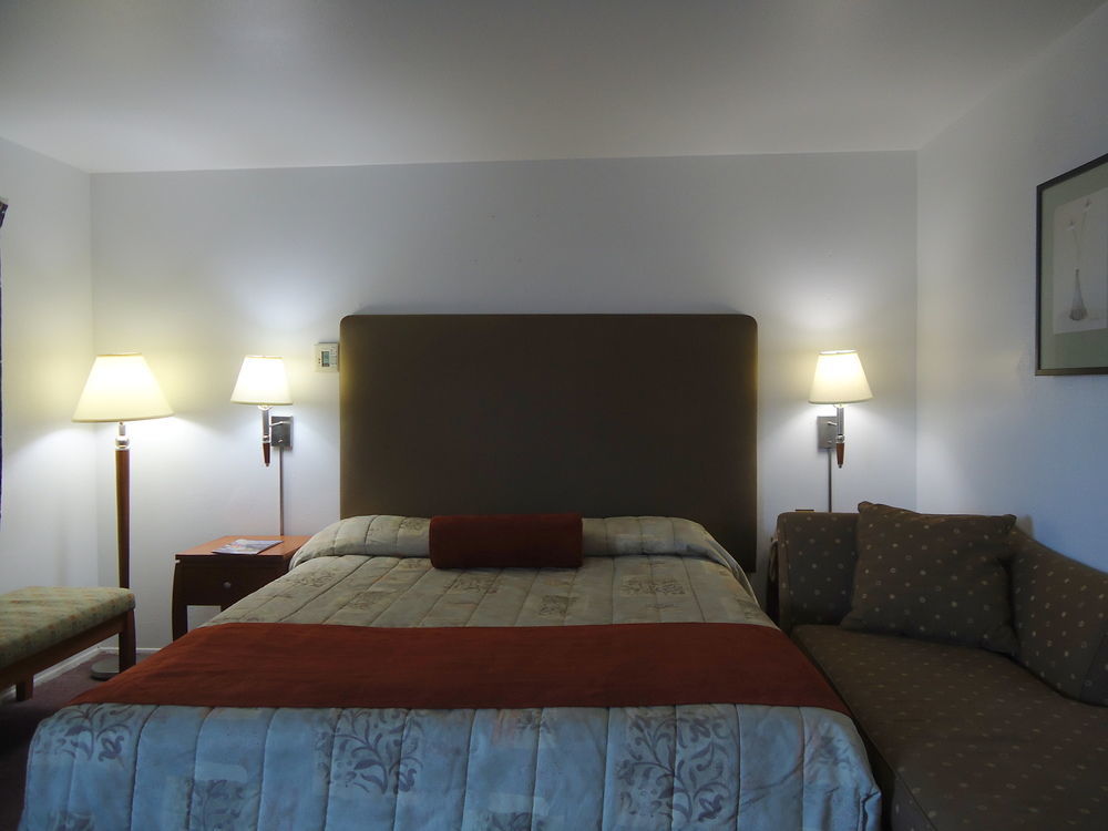 Maple Inn And Suites Los Banos Kültér fotó