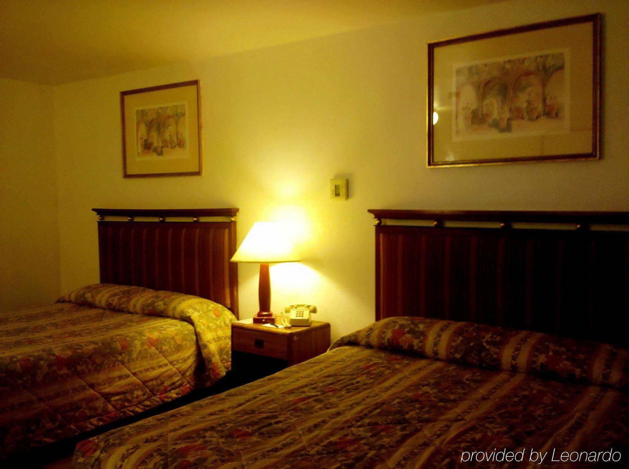 Maple Inn And Suites Los Banos Szoba fotó