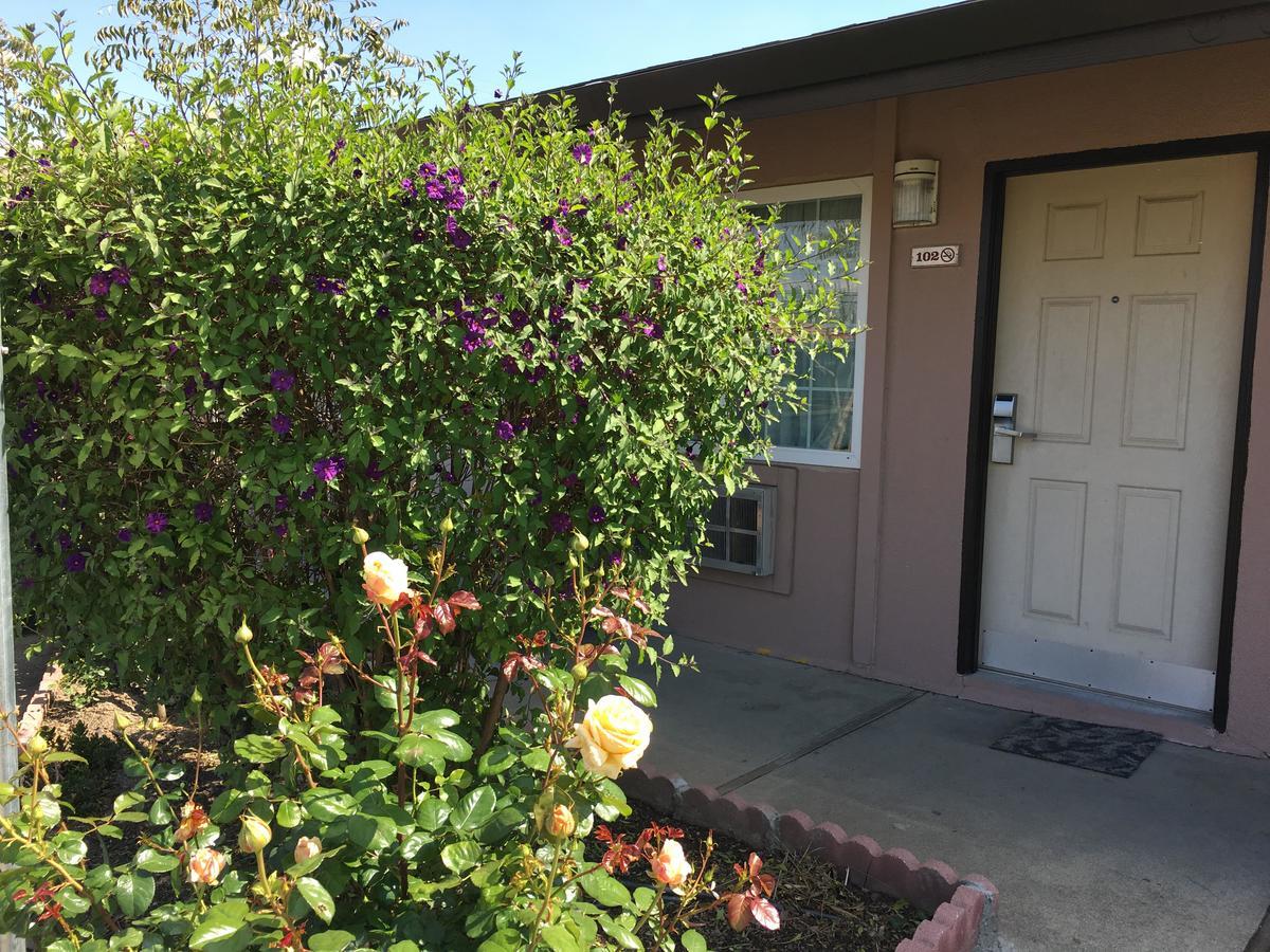 Maple Inn And Suites Los Banos Kültér fotó