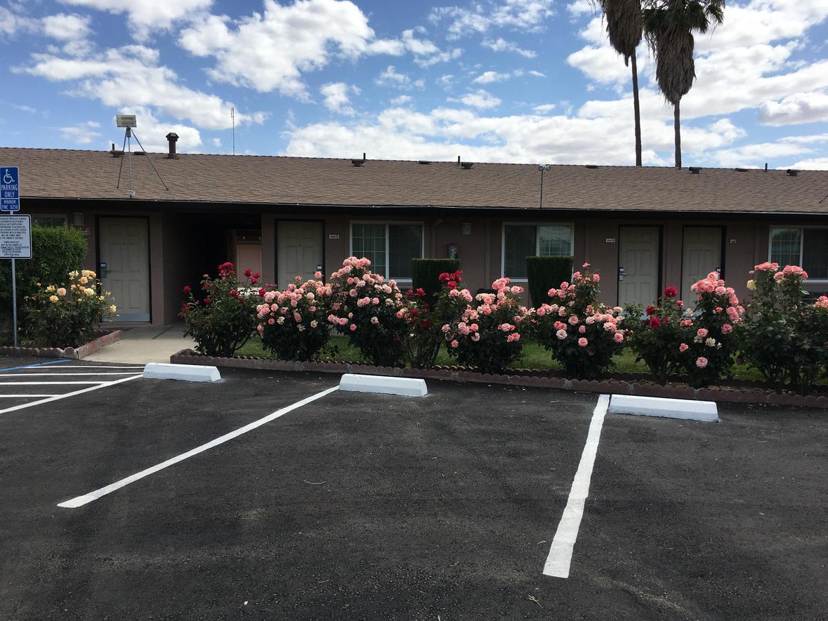 Maple Inn And Suites Los Banos Kültér fotó